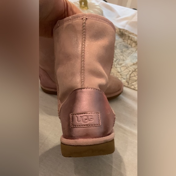 Metallic Pink Ugg boots - Picture 4 of 4